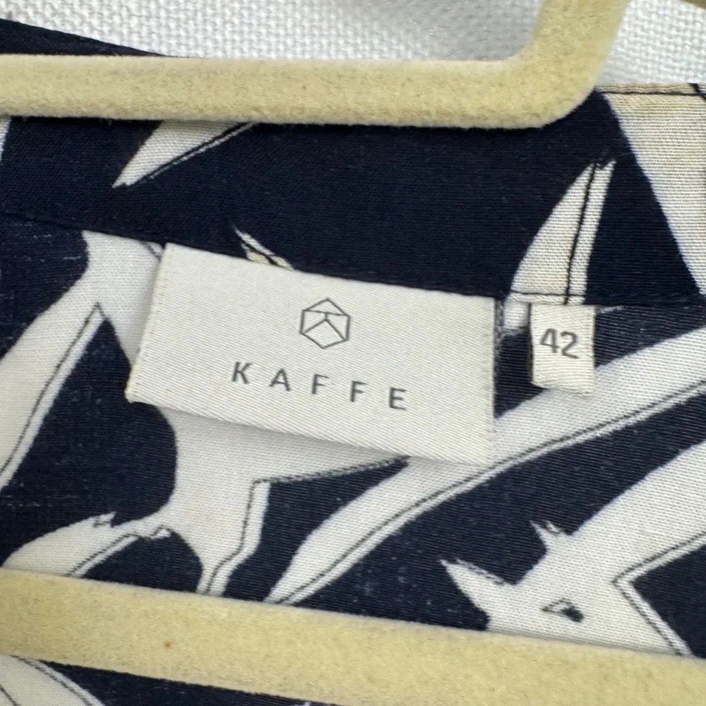 Navy and White Leaf Print Kimono Top - Picture 6 of 7
